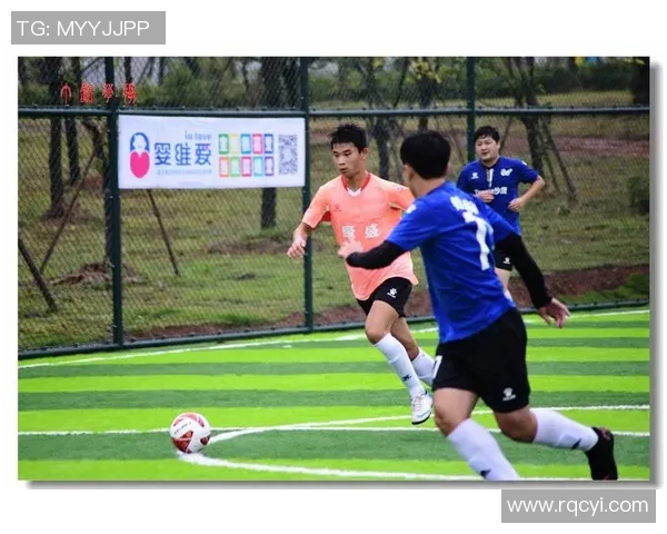 绿茵场上英姿飒爽足球球星追寻完美身材与荣耀梦想之旅