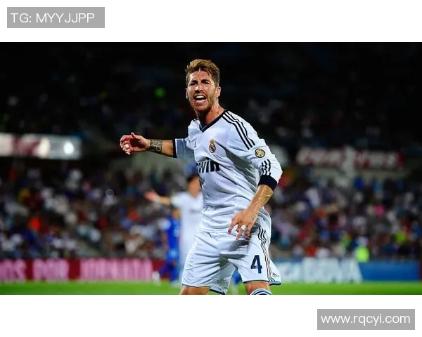 足球三十三号球星盘点:历届足坛名将与当代传奇球员一览