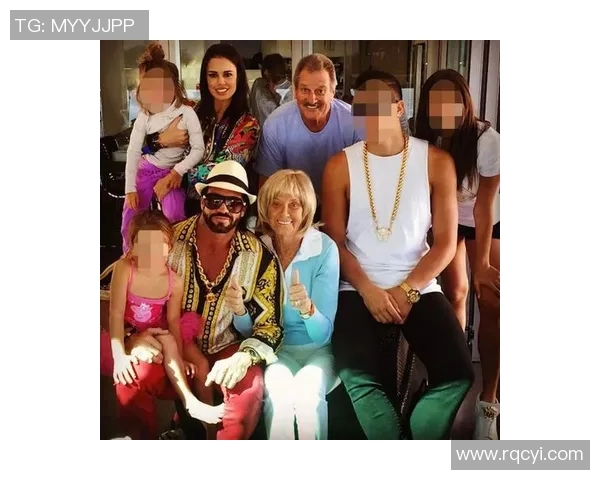 足球明星奢华生活揭秘 球场外的豪车豪宅与天价消费内幕